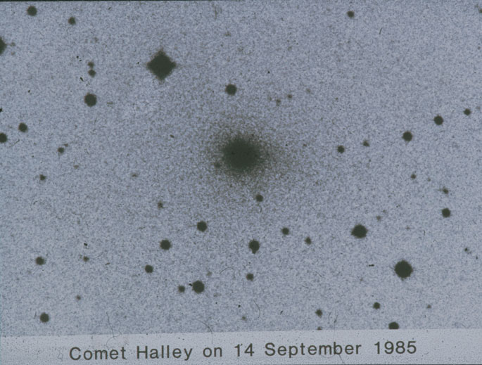 Halley, 14 Sept. 1985, UK Schmidt, 30min, Blue-Light